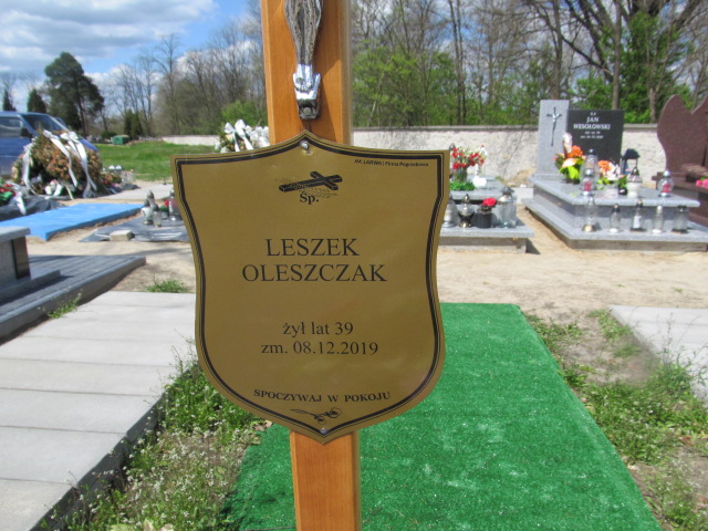 Leszek Oleszczak 1980 Biłgoraj - Grobonet - Wyszukiwarka osób pochowanych